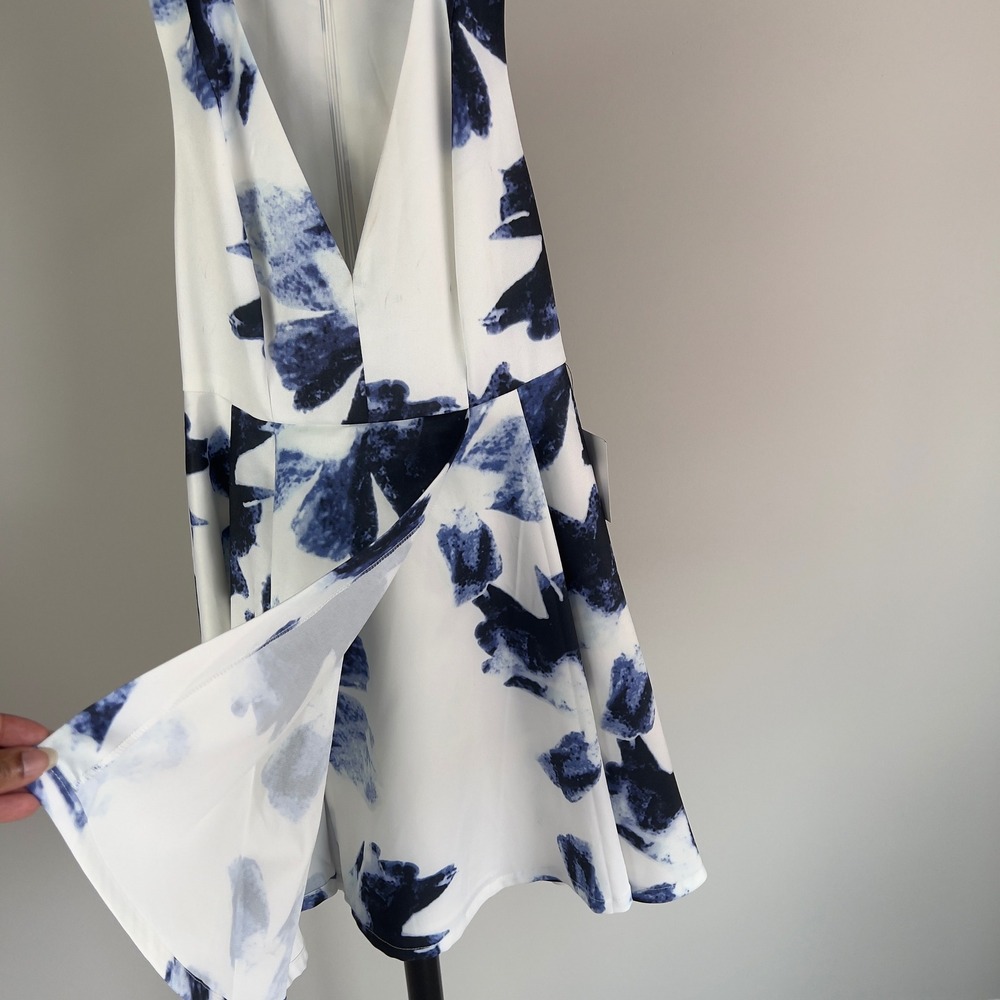 Lulus NWT Seeing Chic Blue White Floral Skater Dress V Neck Cutout Back Size S - Picture 6 of 12